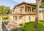 Luxury villa in the center of Forte dei Marmi